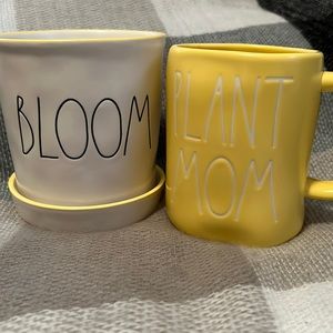 ‼️SOLD‼️Rae Dunn Flower Pot and Mug Set! 🌻💛